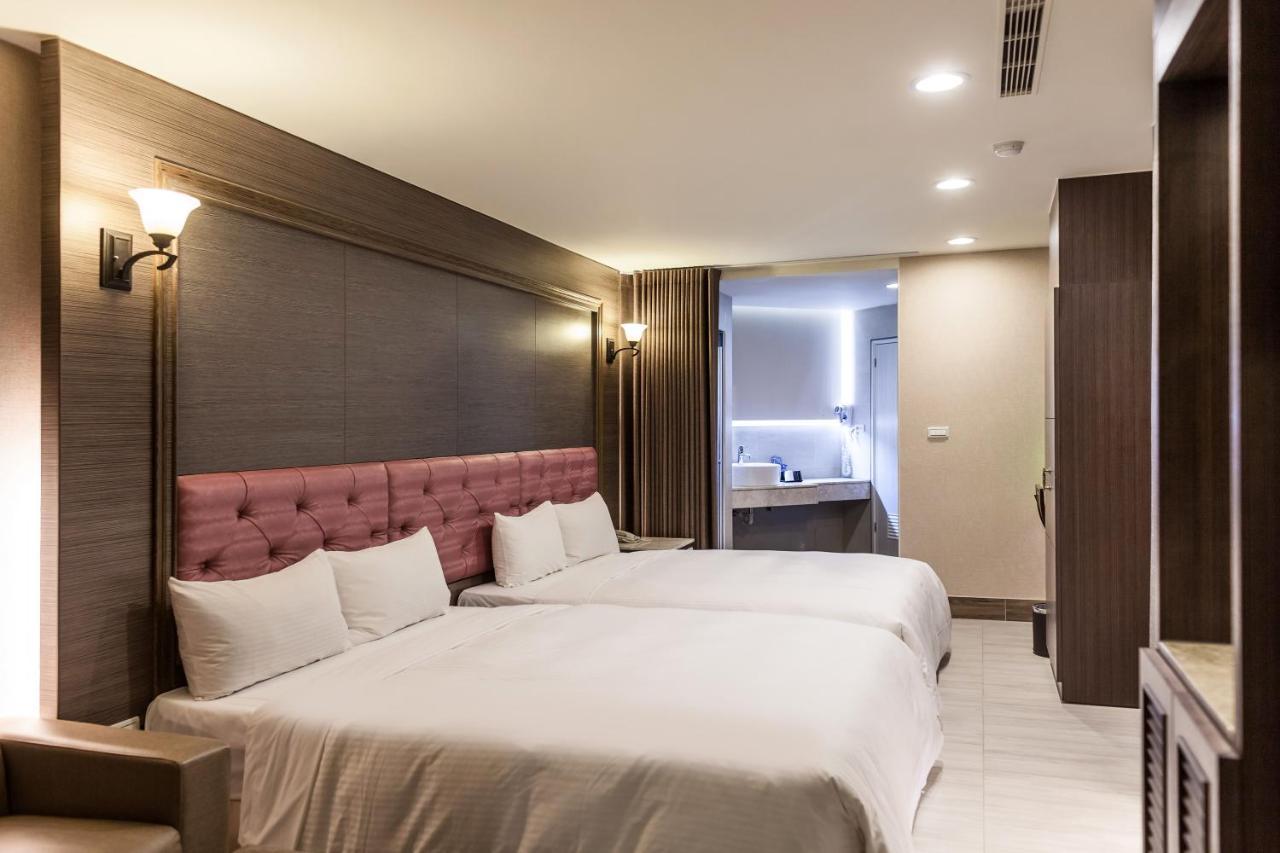 טאינאן Maple Hotel Second Branch מראה חיצוני תמונה